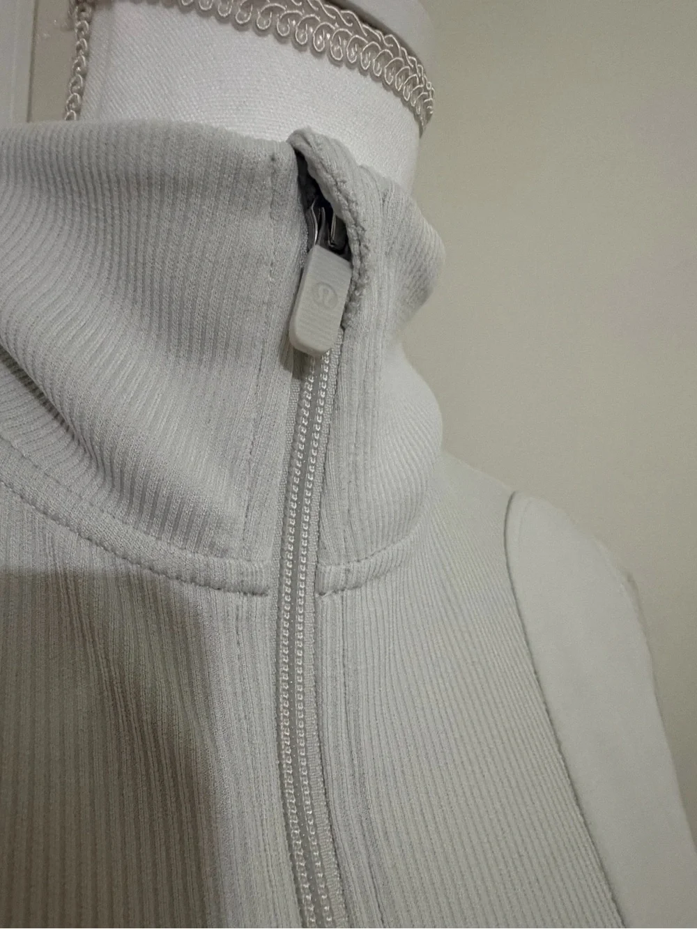 lululemon athletica euc no